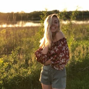 Meet your Posher, Naomi